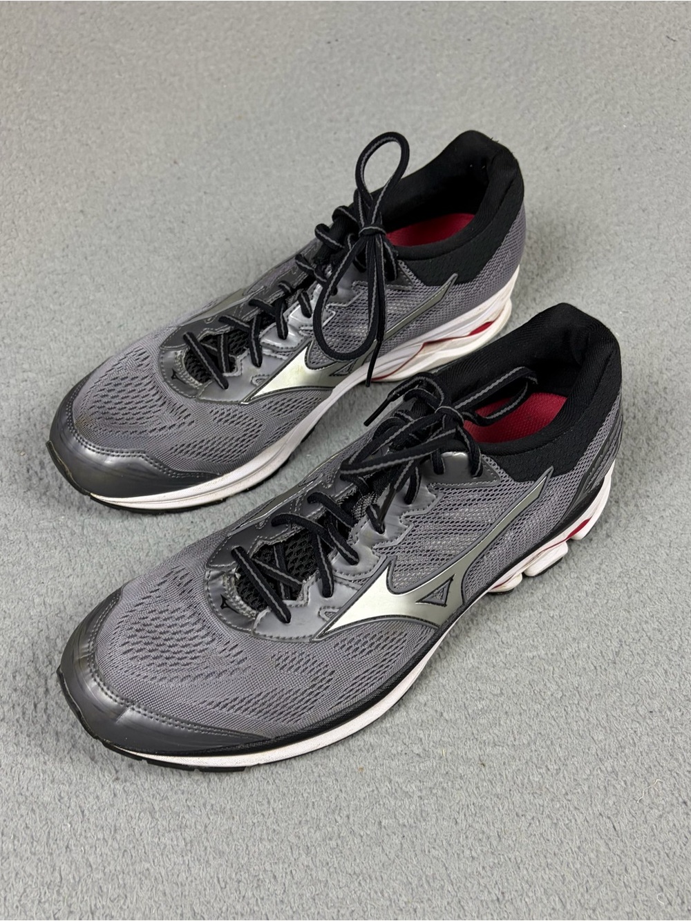 Mizuno Wave Rider 21 Running Shoes Mens 12 Gray and Black Sneakers Lace Up